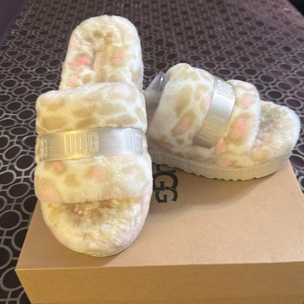 UGG SANDAL